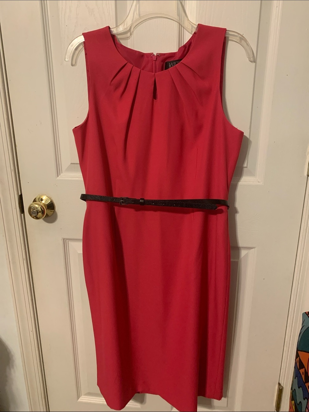 Kasper Sleeveless Fitted Midi Dress in Magenta with skinny Black Belt